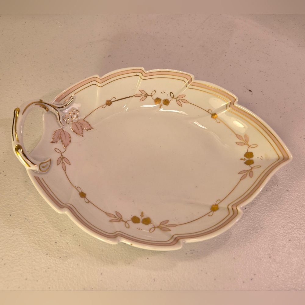 Kaiser Leaf Shape Collectible Dish Legato Designer K Nossck W Gold Trim Gorgeous